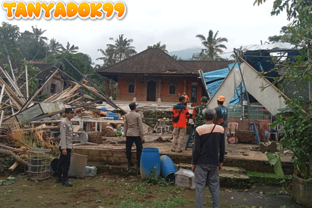 BPBD Bali: Angin Puting Beliung di Tabanan Robohkan Rumah dan Tempat Suci