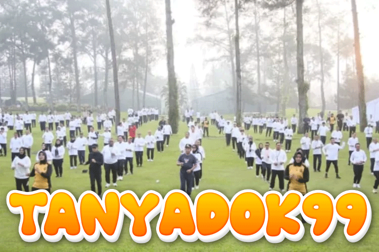 Para Kepala Daerah Awali Retreat Hari Kedua di Akmil Magelang dengan Senam Pagi