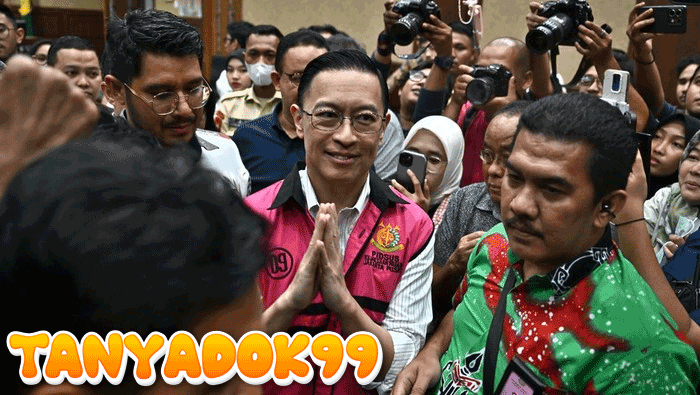 Reaksi Tom Lembong Usai Divonis 4,5 Tahun Penjara