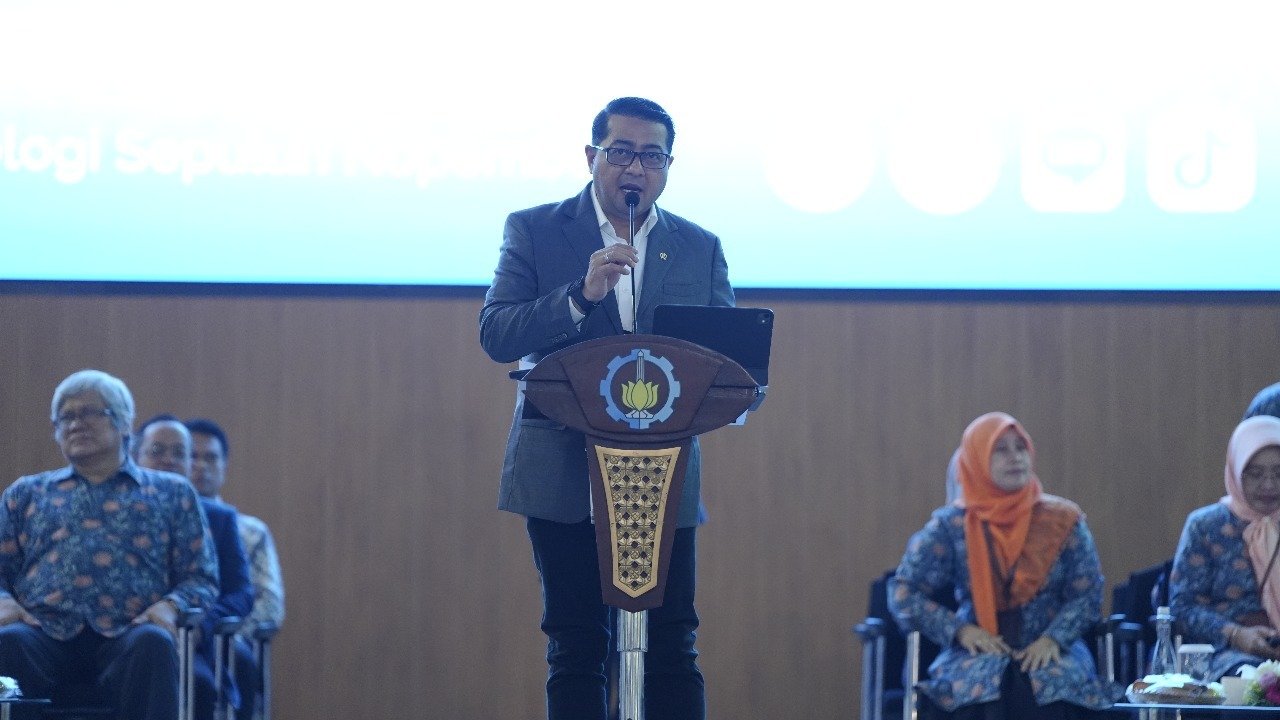 Menteri Ekonomi Kreatif Bekali Mahasiswa Baru ITS, Siap Wujudkan Visi Indonesia Emas 2045