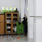 Polisi Indonesia menemukan kemungkinan adanya bahan peledak dalam ledakan di masjid di Jakarta