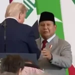 Trump memicu kegemparan ketika hot mic merekam percakapan dengan presiden Indonesia tentang 'anak baik' Eric