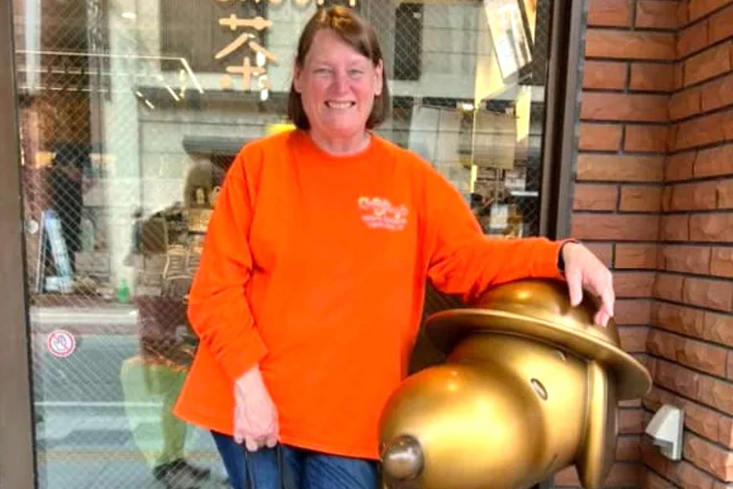 Va. Seorang Wanita Terpeleset dan Jatuh di Kapal Pesiar. Dia Terdampar di Rumah Sakit Indonesia Selama Berhari-hari, Kata Keluarga