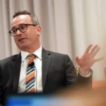 Bagaimana teknologi mendukung dan merusak demokrasi - Harvard Law School