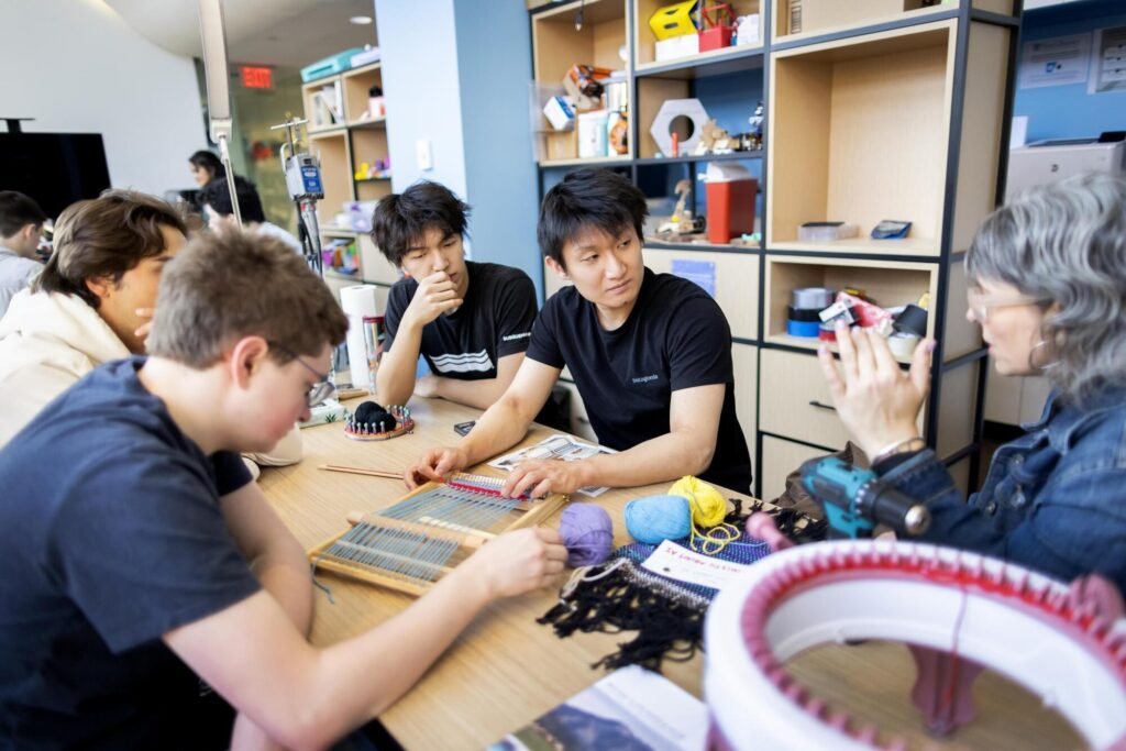 Pendekatan baru dan langsung untuk mengajar tentang teknologi dan masyarakat