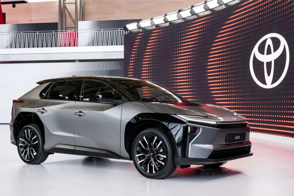 Toyota mengumumkan produksi bZ4X baru di Indonesia