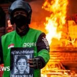 Bagaimana kematian seorang sopir pengantar barang menyulut Indonesia