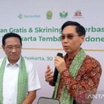 Indonesia memperluas layanan pemeriksaan kesehatan gratis dan skrining tuberkulosis (TB) untuk pekerja pabrik.