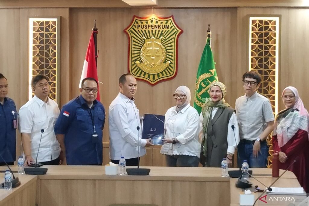 Kelompok masyarakat sipil mendesak Mahkamah Agung Indonesia untuk menuntut genosida di Gaza.