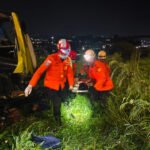 Tabrakan bus penumpang di Indonesia menewaskan setidaknya 16 orang, kata pejabat setempat.