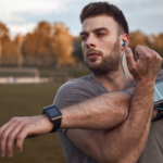 Jika seorang pria berusia 40-an tiba-tiba mulai pergi ke gym setiap hari, memasak makanannya sendiri, dan menghabiskan waktu sendirian, pasti ada sesuatu yang penting sedang terjadi — dan hal itu hampir selalu bertolak belakang dengan krisis