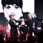 Liza Minnelli Tampil Secara Mendadak di Penghargaan Media GLAAD: “Kamu Membuatku Sangat Bangga”