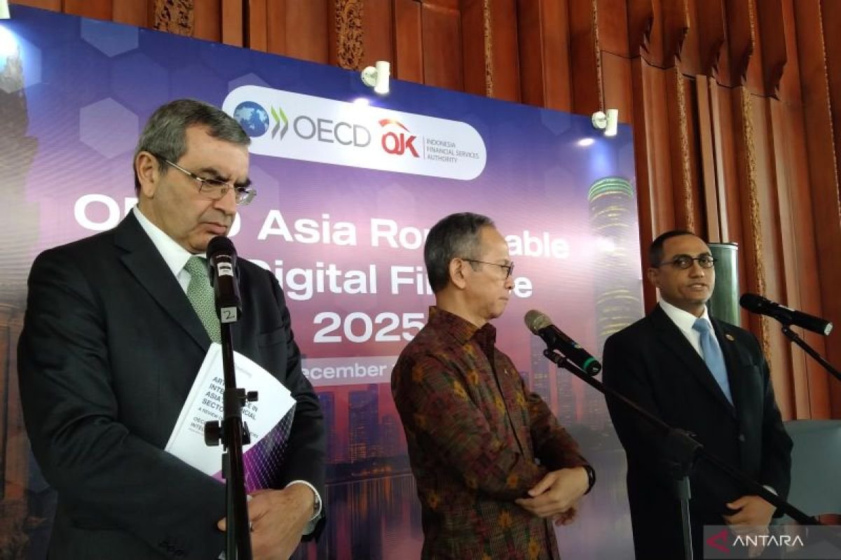 OJK menyempurnakan kode etik kecerdasan buatan untuk memitigasi risiko teknologi keuangan