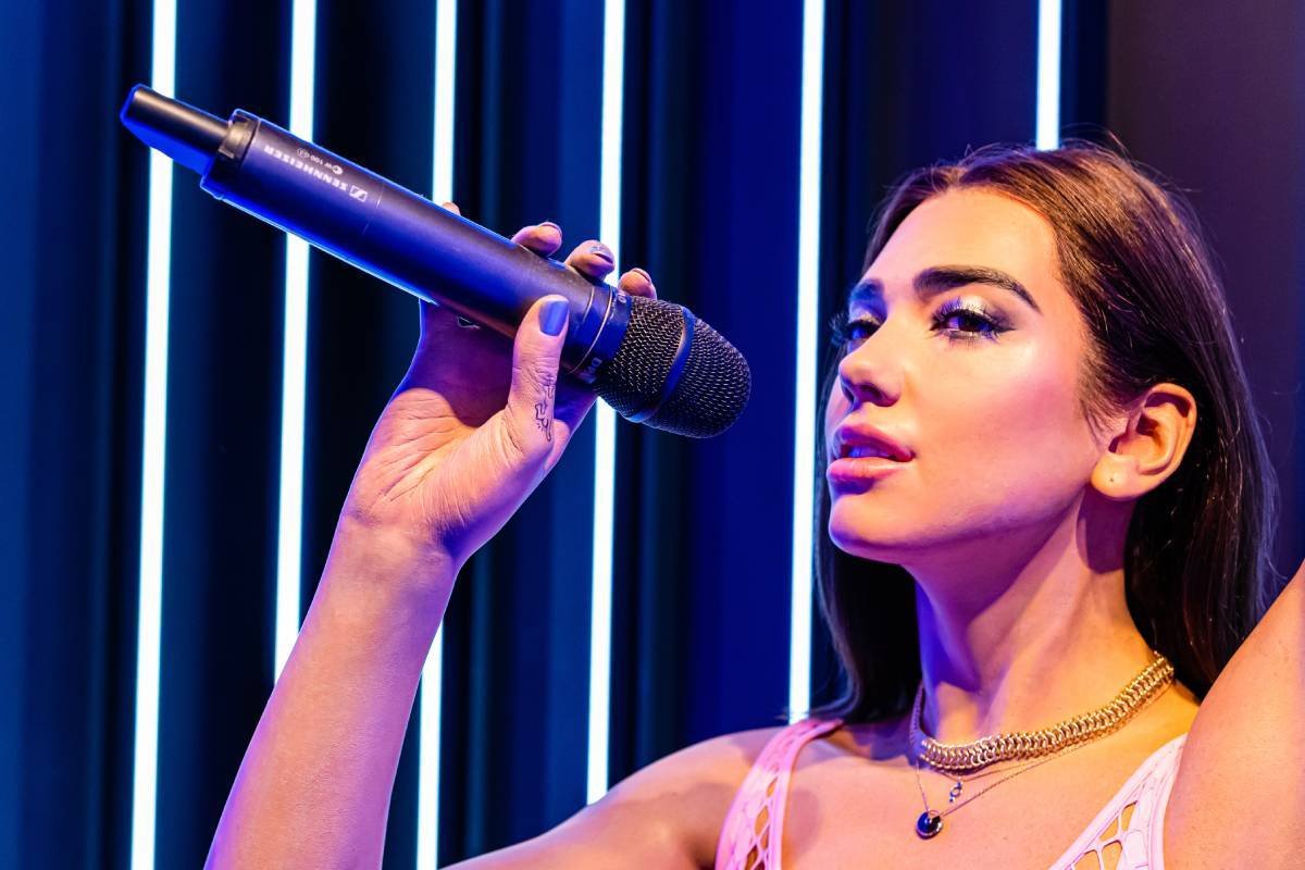 Dua Lipa akan menggelar tur 'Radical Optimism' di Asia