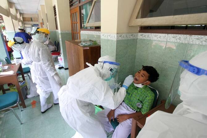 Kementerian Kesehatan Indonesia mengeluarkan peringatan terkait lonjakan kasus COVID-19 di Asia