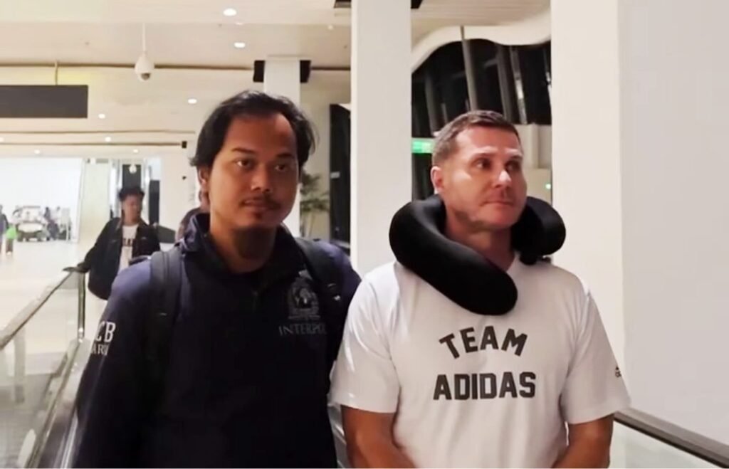 Bos kejahatan Steven Lyons akan menjalani sidang penyerahan diri di Belanda