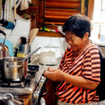 Bukan sekadar pembantu rumah tangga yang tinggal di rumah: Undang-undang baru Indonesia mengubah cara para pekerja rumah tangga memandang peran mereka