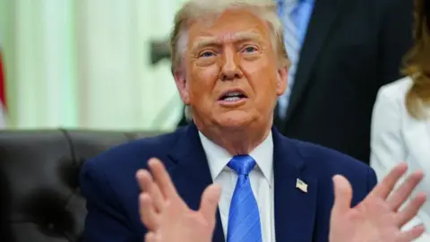 Trump mengatakan AS akan kembali menyerang Iran dengan 'keras' hari ini