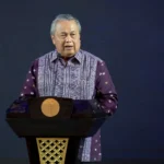 Gubernur Bank Indonesia mengundurkan diri, menambah ketidakpastian pada perekonomian yang sedang terpuruk