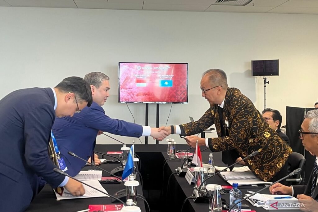 Indonesia menandatangani 13 nota kesepahaman (MoU) di bidang industri pada ajang INNOPROM 2026