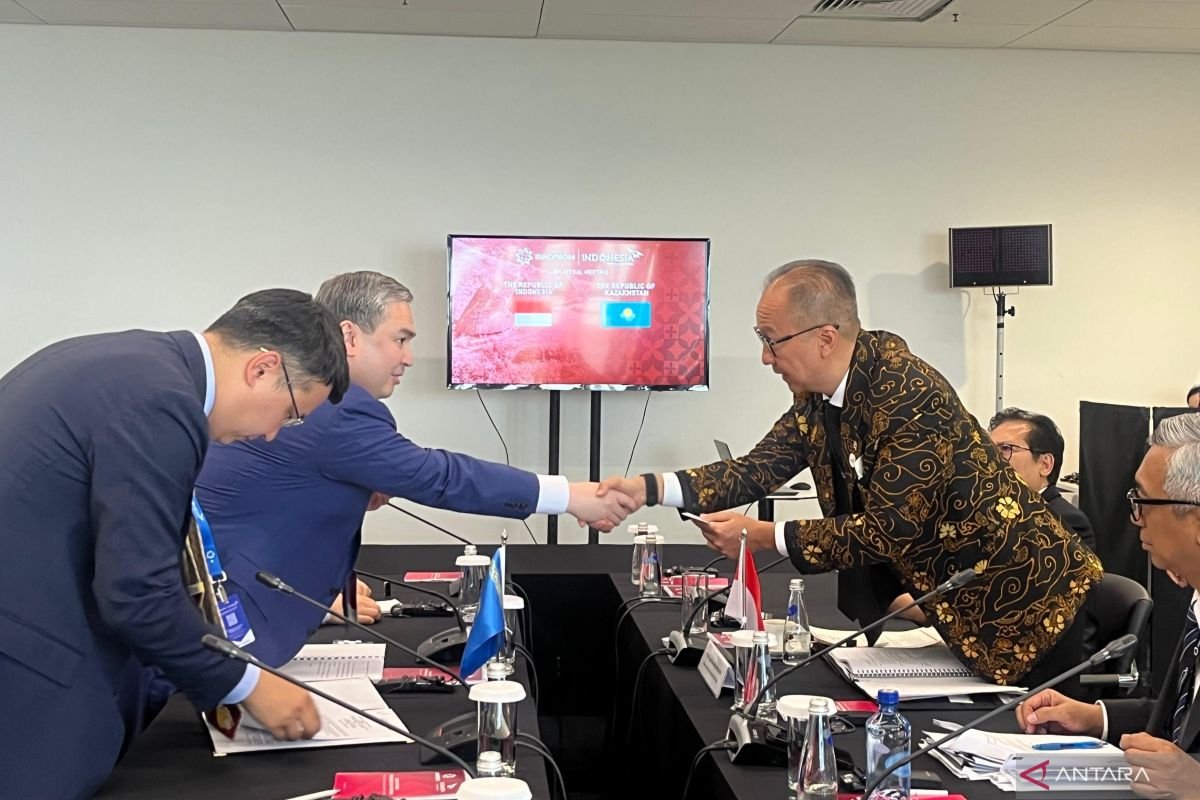 Indonesia menandatangani 13 nota kesepahaman (MoU) di bidang industri pada ajang INNOPROM 2026